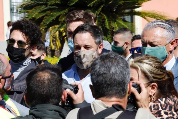 La Delegación del Gobierno sanciona a Vox por el acto de Abascal en Murcia