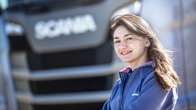 'La carretera es igual para todos': Andamur le da protagonismo a la mujer del sector del transporte