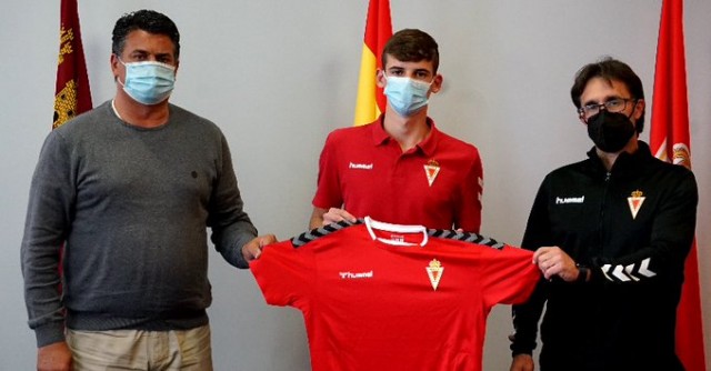 El Murcia amplía los contratos de Agustín García y Jorge Sánchez con ficha profesional a sus 16 años