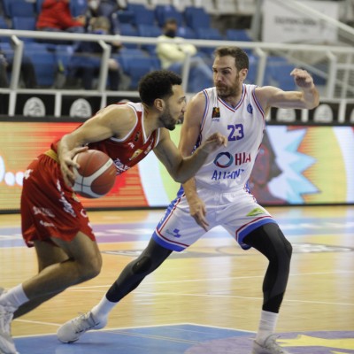 El Murcia logra su tope arrollando por 81-105 al HLA Alicante y llega bien a la pelea por salvarse