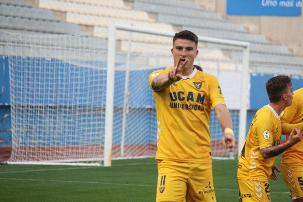 El UCAM CF gana seis jornadas después y consolida el segundo puesto; el colista Lorca se hunde (1-2)