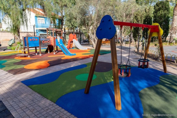 La reivindicación vecinal en los Barreros obtiene premio con la renovación del parque Antoñares