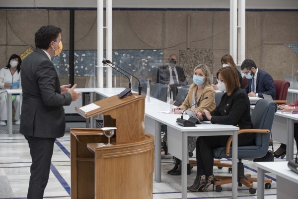 La Asamblea da el 'ok' por amplía mayoría a que se investiguen las vacunaciones irregulares