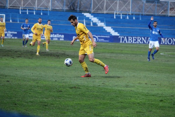 El UCAM CF sigue estancado y se deja el liderato en Linares (1-0)