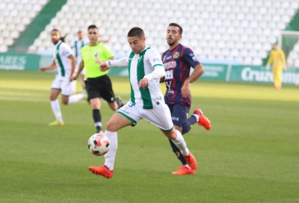 El Yeclano remonta ante el gallito Córdoba y ya se va pareciendo al de la pasada campaña (1-2)