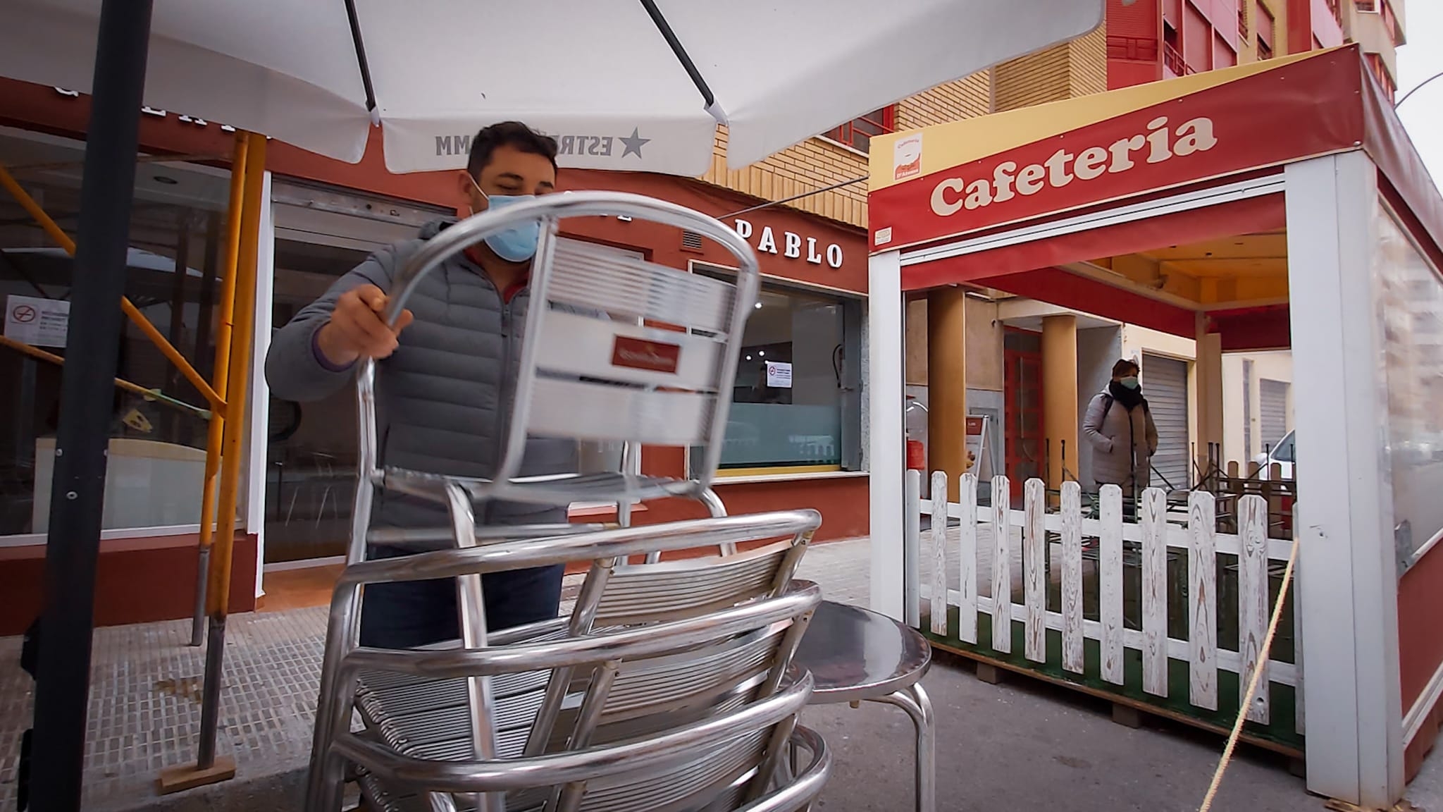 Los hosteleros de Vila-real cierran sus negocios entre la desolación y la incertidumbre ante la covid