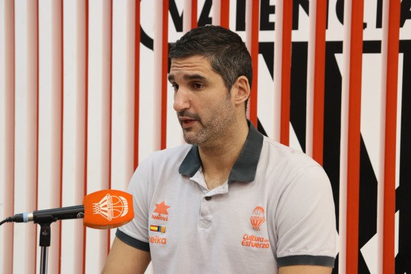 Rubén Burgos: 
