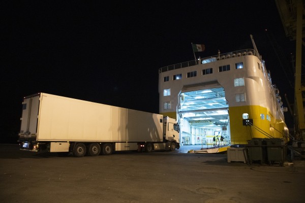 Gran acogida en el primer ferry para camiones que parte del Puerto de Cartagena rumbo a Toulon 