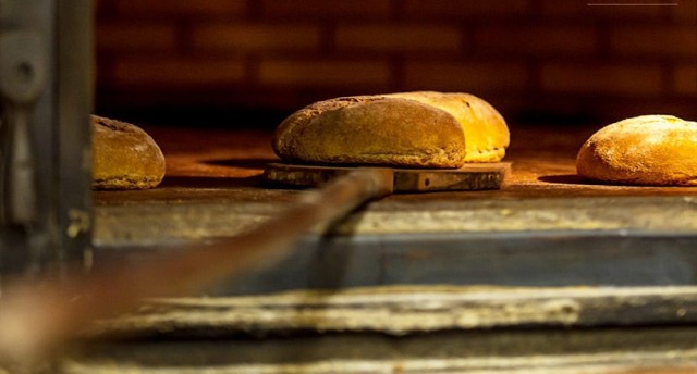 La cultura del pan ecológico y de calidad se amasa y distribuye desde Els Rosildos