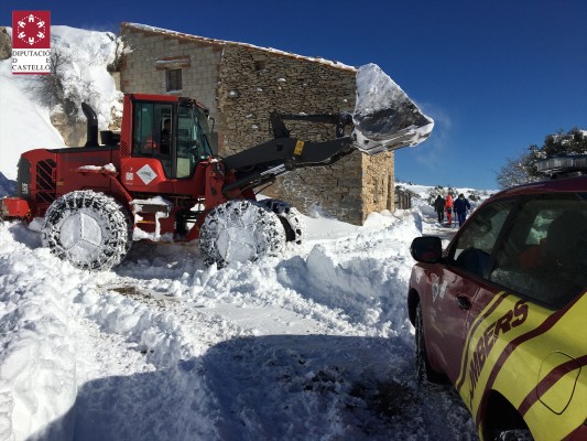 El interior de Castellón sigue haciendo frente a la nieve y el hielo tras el paso de 'Filomena'