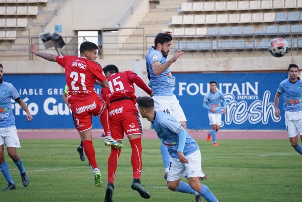 El Real Murcia pierde la opción de ponerse tercero al empatar en El Ejido (1-1)