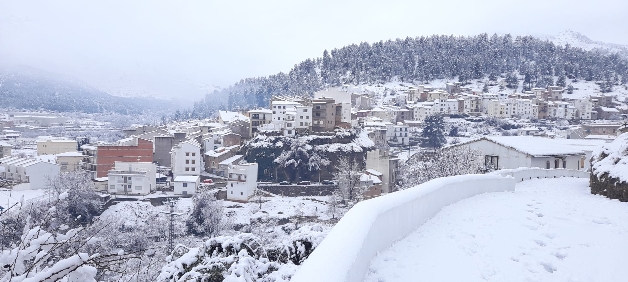 'Filomena' deja más de 30 centímetros de nieve y provoca rescates a la espera del domingo