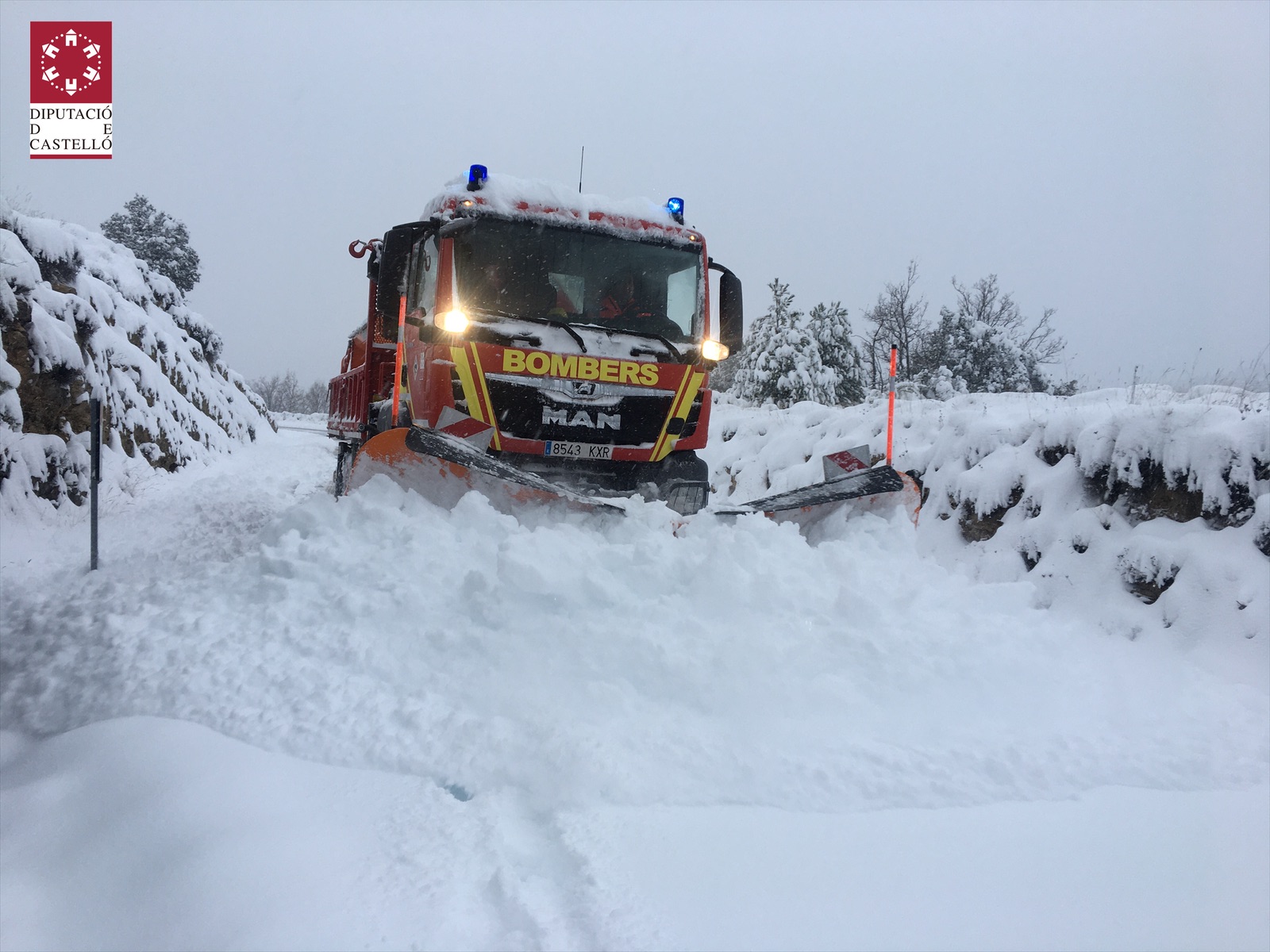 Diputación y Generalitat reiteran que no se salga a la carretera para ver la nieve para no colapsarlas