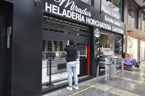La hostelería augura despidos y reducciones de jornada tras el obligado cierre a las 17.00 horas