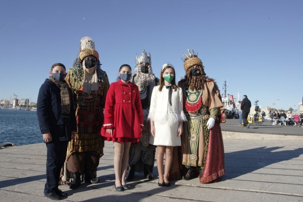 Los Reyes Magos recorren las calles de Castelló
