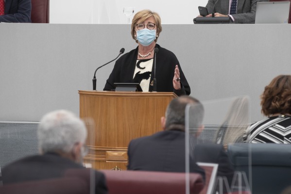 La Asamblea rompe el tabú del suicidio y aprueba el plan de prevención regional de Vox