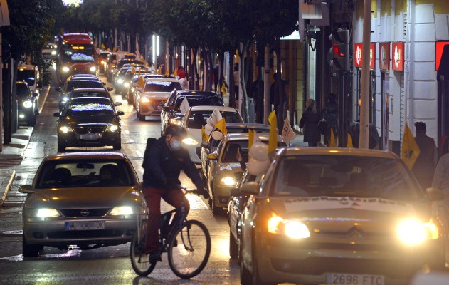 Los vecinos de Barriomar estallan por el bloqueo al soterramiento: 