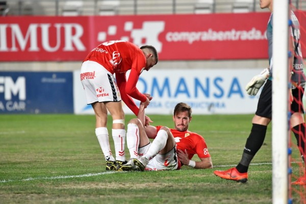 El Real Murcia vuelve a las andadas y pierde pese a no merecerlo y fallando un penalti (0-1)