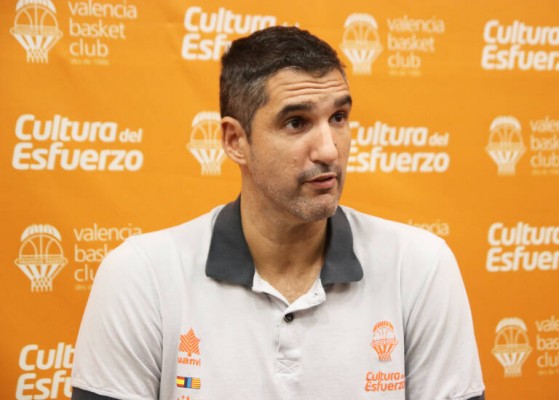 Rubén Burgos: 