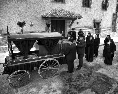 La memoria viva del modernismo: las fotografías que recrean un pasado que a veces se repite