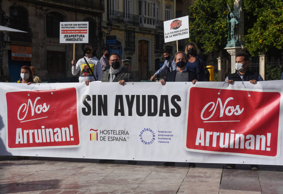 Extensión de los ERTE, supresión de tasas, bajada del IVA... Así es el plan anticrisis de los hosteleros 