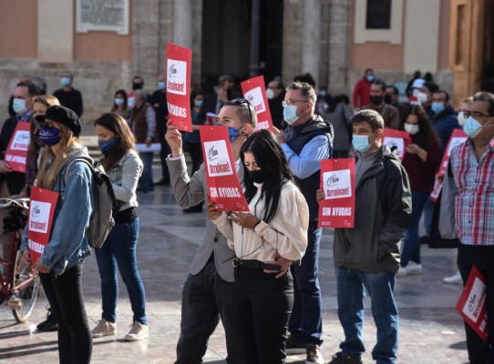 Extensión de los ERTE, supresión de tasas, bajada del IVA... Así es el plan anticrisis de los hosteleros 