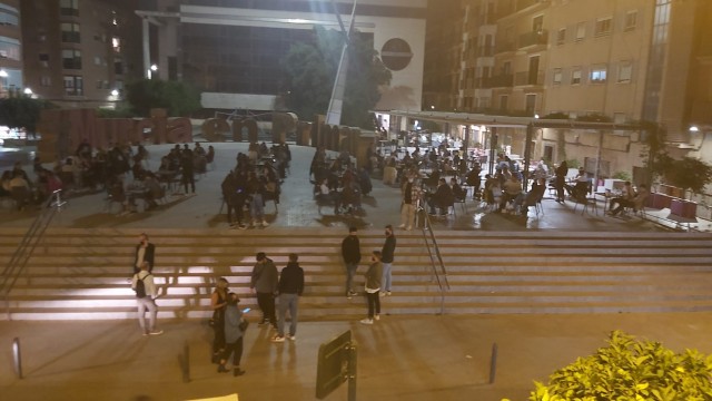 Aglomeraciones y terrazas llenas en la despedida a la hostelería en Murcia y Cartagena