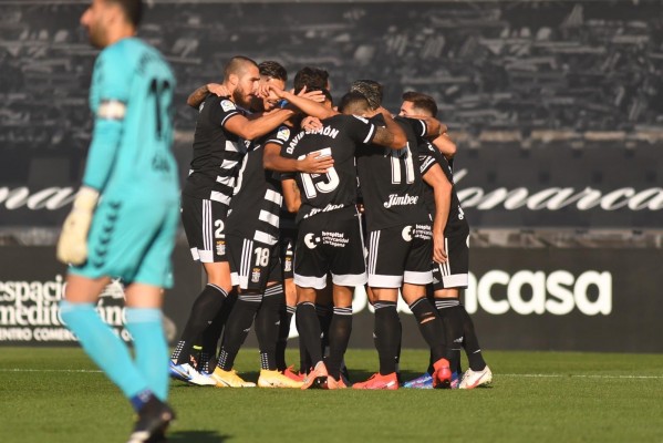 Rubén Castro, con dos goles más, y Álex Gallar, con dos asistencias, guían al Efesé a otro triunfo (3-1)
