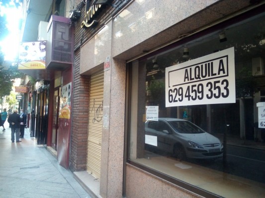 Bajos comerciales en Murcia: los cierres y los altos alquileres matan la gallina de los huevos de oro 