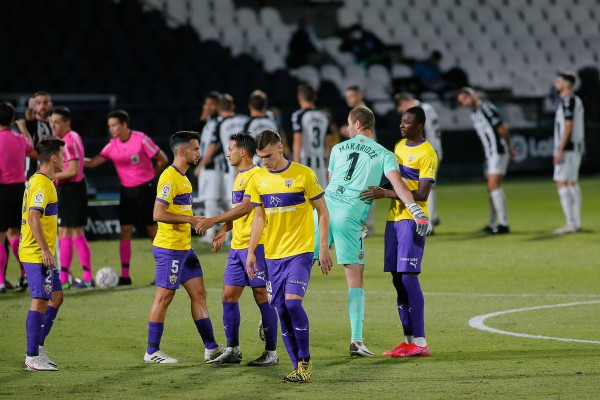 El Castellón paga su falta de acierto ante el Almería y sufre su cuarta derrota consecutiva (1-2)