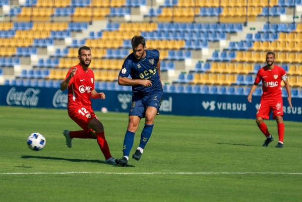 El UCAM CF sigue a lo suyo: triunfo por la mínima y arriba en la tabla (1-0)
