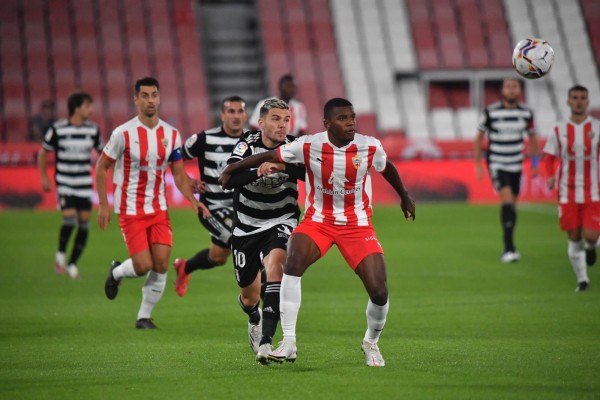 El Cartagena es mejor que el Almería pero no lo traduce en victoria (1-1)