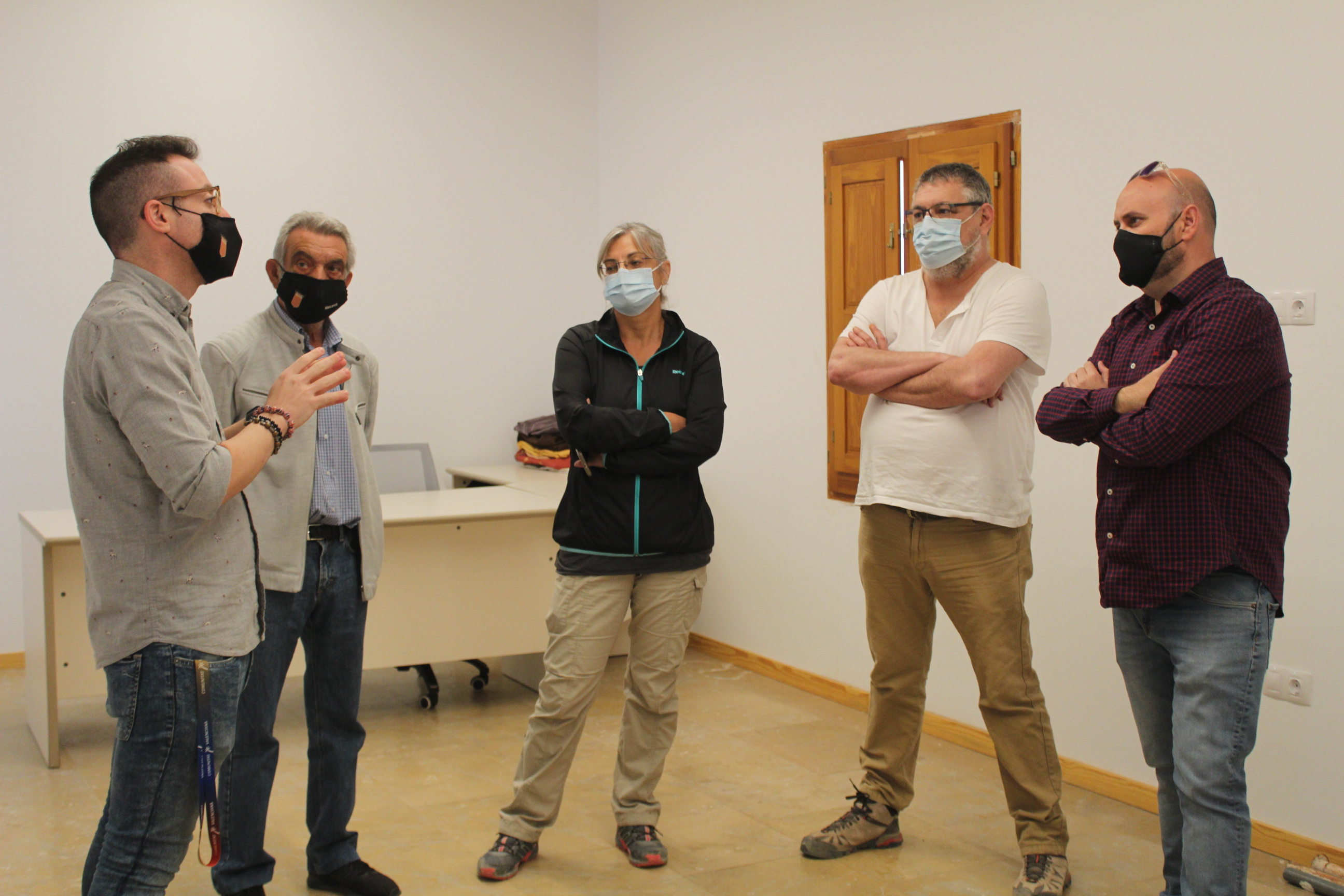 Patrimoni supervisa la catalogació dels vestigis trobats en les obres de pavimentació de Mascarell