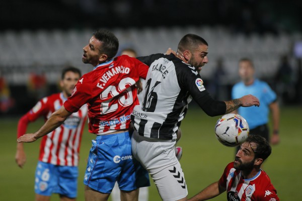 El Castellón pierde en el último suspiro un partido muy igualado y con gol anulado (0-1)