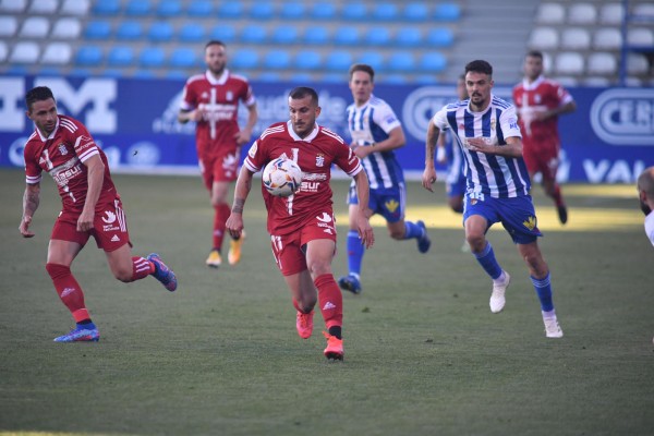 El Cartagena toma carrerilla al lograr en Ponferrada su segundo triunfo seguido (0-2)