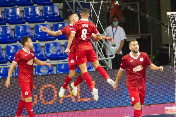 ElPozo jugará la final europea al ganar al Tyumen ruso con goles de Rafa Santos y Alberto García (2-1)
