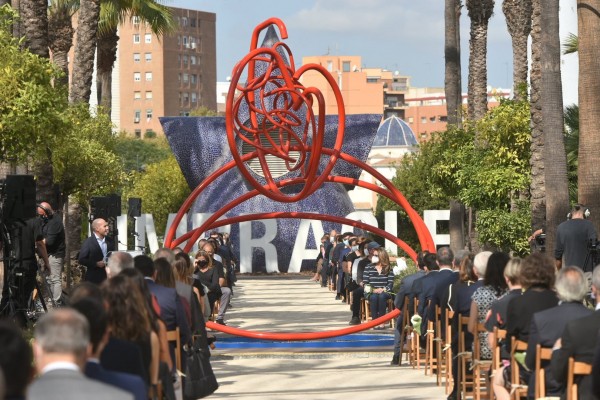 Los valencianos rinden homenaje a las víctimas de la covid-19