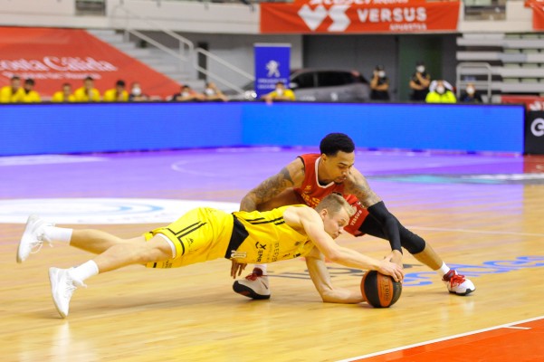 Primer thriller del curso en el Palacio: El UCAM deja escapar 24 puntos y cae sobre la bocina (82-84)