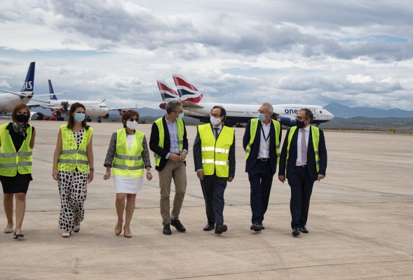 Brok-air aterriza en el aeropuerto y recibirá estos días 16 aviones para realizarles el mantenimiento