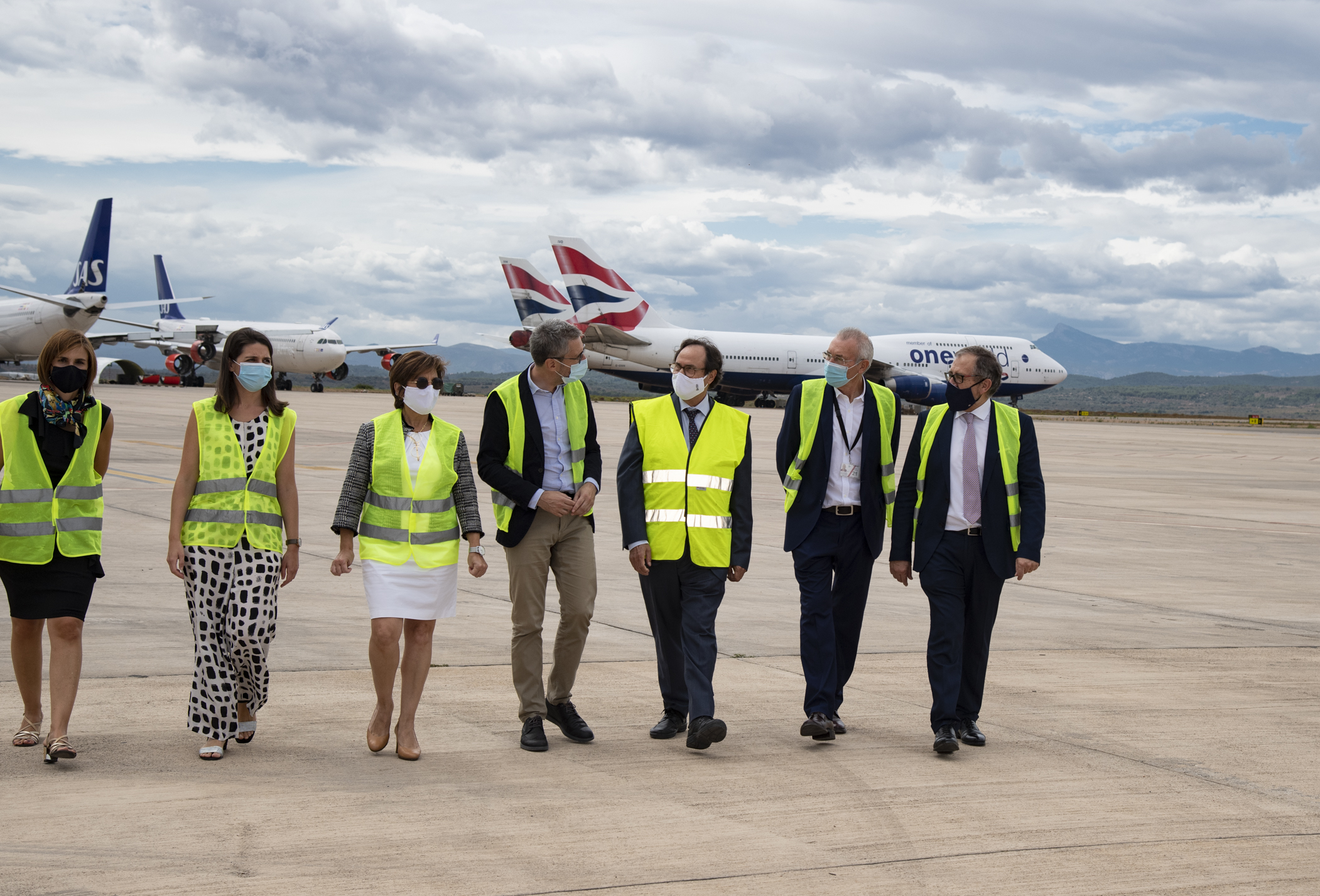 Brok-air aterriza en el aeropuerto y recibirá estos días 16 aviones para realizarles el mantenimiento