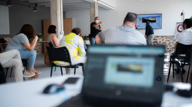 Las claves para emprender en el ámbito rural y en época de coronavirus se debaten en Benlloc