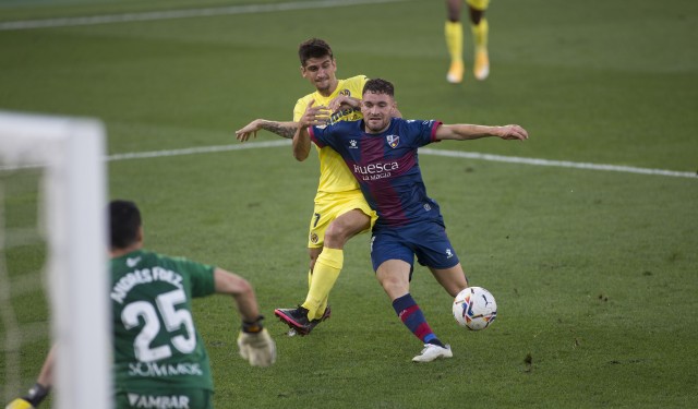El Villarreal tropieza ante el ascendido Huesca