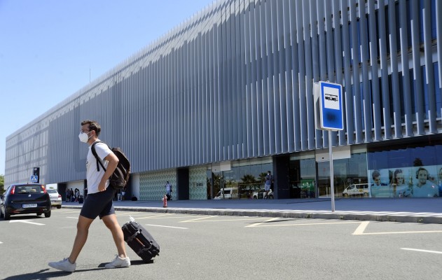 El aeropuerto de Corvera no hace su agosto