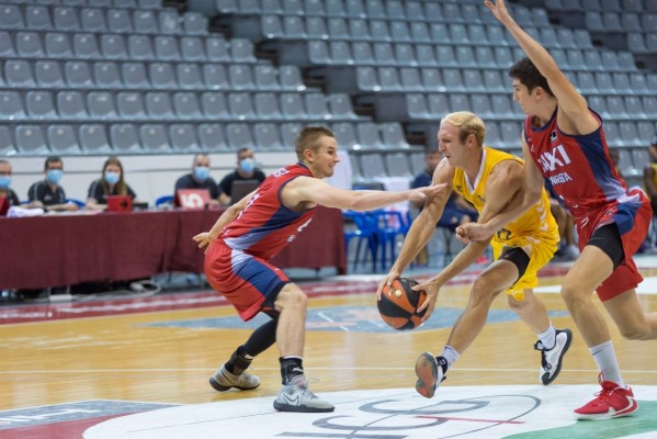 El UCAM CB cae con claridad ante el Baxi Manresa en su primer partido en casi seis meses (90-76)