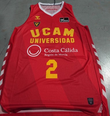 La UCAM mantiene el azul y el rojo en sus equipaciones para Segunda B y la Liga Endesa