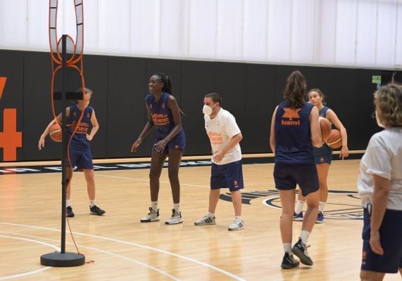 La cantera de Valencia Basket finaliza la postemporada con una jornada en L'Alqueria del Basket