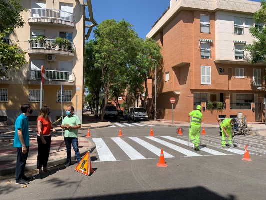 El plan de repintado en pedanías de Murcia incluye por primera vez pintura reflectante