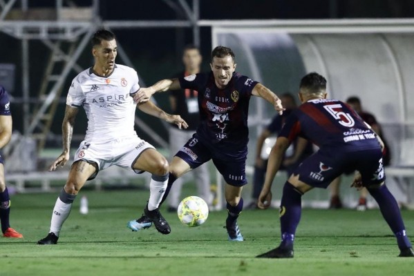 El Yeclano Deportivo queda fuera de la pelea por subir a las primeras de cambio (4-1)