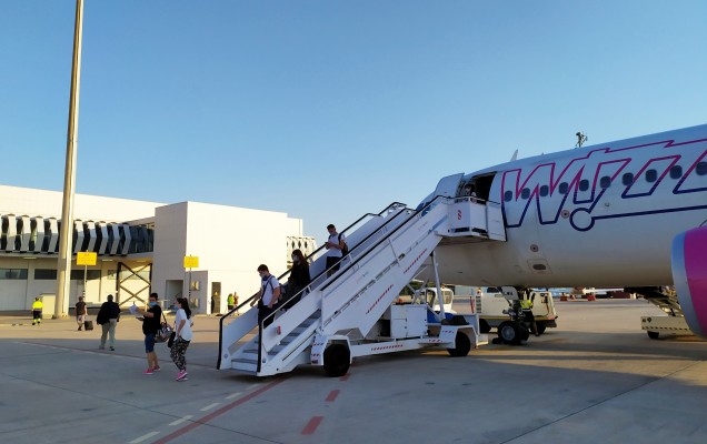  El aeropuerto de Castellón retoma los vuelos con controles de temperatura y acceso restringido
