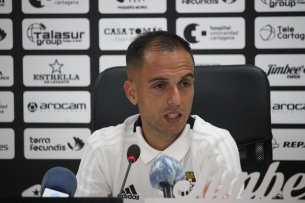 Jiménez, quien subió con el Mirandés ante el Baleares, trabaja 